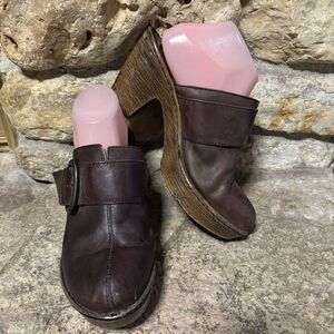 BORN Ibra Brown Leather Slip On Platform Clog Mules Faux Wood Heel Buckle 42/10